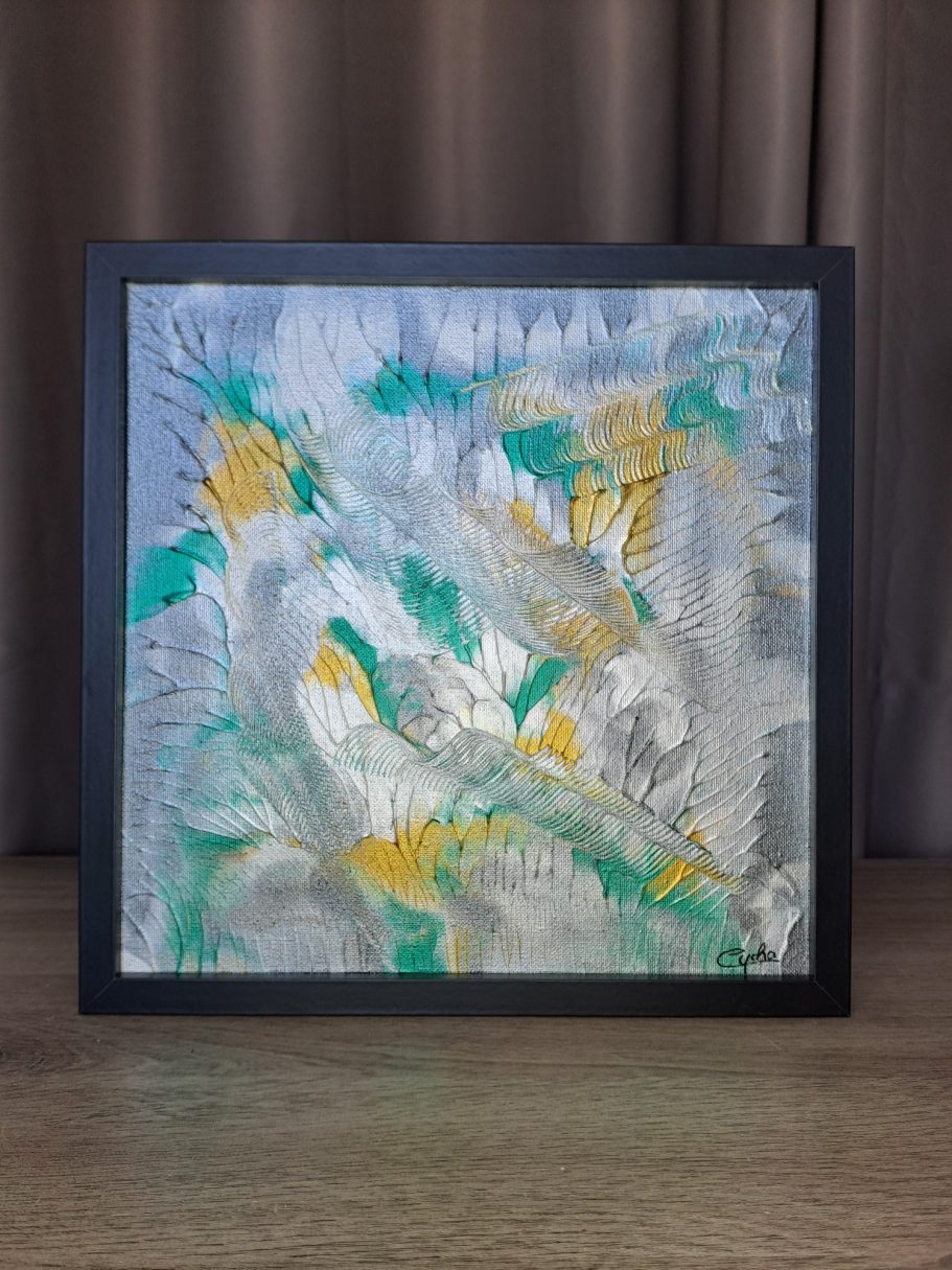 "Lumière florale" Peinture abstraite avec des touches de jaune, vert et blanc sur fond gris.